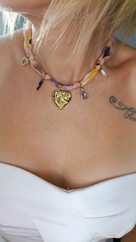 collier foulard femme, collier foulard à breloques, collier foulard à charms, collier foulard à pendentifs en acier inox, collier foulard fantaisie, collier foulard pas cher, collier foulard original, collier foulard fait en france, collier foulard de créateur, collier foulard abordable, bijoux en acier inoxydable pas cher, bijoux en acier inoxydable de qualité, meilleur site de bijoux de créateur en acier inox, meilleur site français de bijoux en acier inox, bijoux français rares