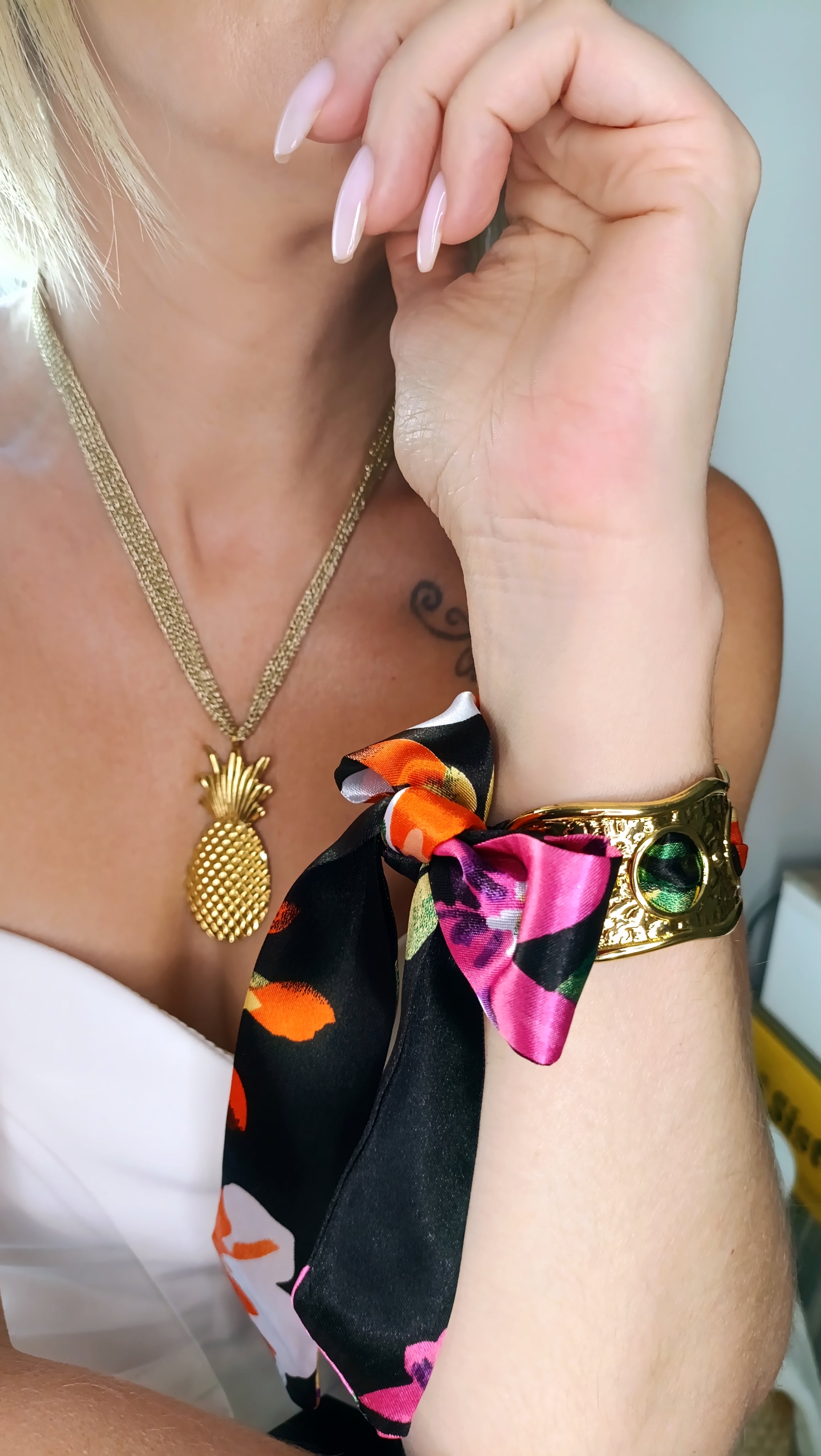 Collier femme ananas acier inox plaqué or, collier femme ananas pas cher, collier femme plaqué or gros ananas 