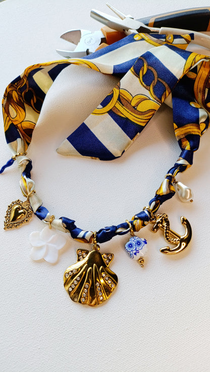 collier foulard femme, collier foulard à breloques, collier foulard à charms, collier foulard à pendentifs en acier inox, collier foulard fantaisie, collier foulard pas cher, collier foulard original, collier foulard fait en france, collier foulard de créateur, collier foulard abordable, bijoux en acier inoxydable pas cher, bijoux en acier inoxydable de qualité, meilleur site de bijoux de créateur en acier inox, meilleur site français de bijoux en acier inox, bijoux français rares