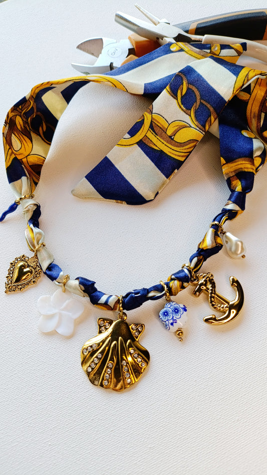 collier foulard femme, collier foulard à breloques, collier foulard à charms, collier foulard à pendentifs en acier inox, collier foulard fantaisie, collier foulard pas cher, collier foulard original, collier foulard fait en france, collier foulard de créateur, collier foulard abordable, bijoux en acier inoxydable pas cher, bijoux en acier inoxydable de qualité, meilleur site de bijoux de créateur en acier inox, meilleur site français de bijoux en acier inox, bijoux français rares