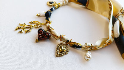 collier foulard femme, collier foulard à breloques, collier foulard à charms, collier foulard à pendentifs en acier inox, collier foulard fantaisie, collier foulard pas cher, collier foulard original, collier foulard fait en france, collier foulard de créateur, collier foulard abordable, bijoux en acier inoxydable pas cher, bijoux en acier inoxydable de qualité, meilleur site de bijoux de créateur en acier inox, meilleur site français de bijoux en acier inox, bijoux français rares