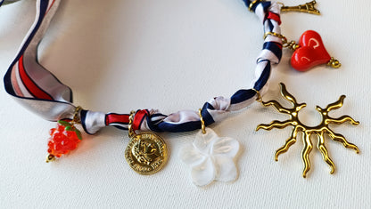 collier foulard femme, collier foulard à breloques, collier foulard à charms, collier foulard à pendentifs en acier inox, collier foulard fantaisie, collier foulard pas cher, collier foulard original, collier foulard fait en france, collier foulard de créateur, collier foulard abordable, bijoux en acier inoxydable pas cher, bijoux en acier inoxydable de qualité, meilleur site de bijoux de créateur en acier inox, meilleur site français de bijoux en acier inox, bijoux français rares