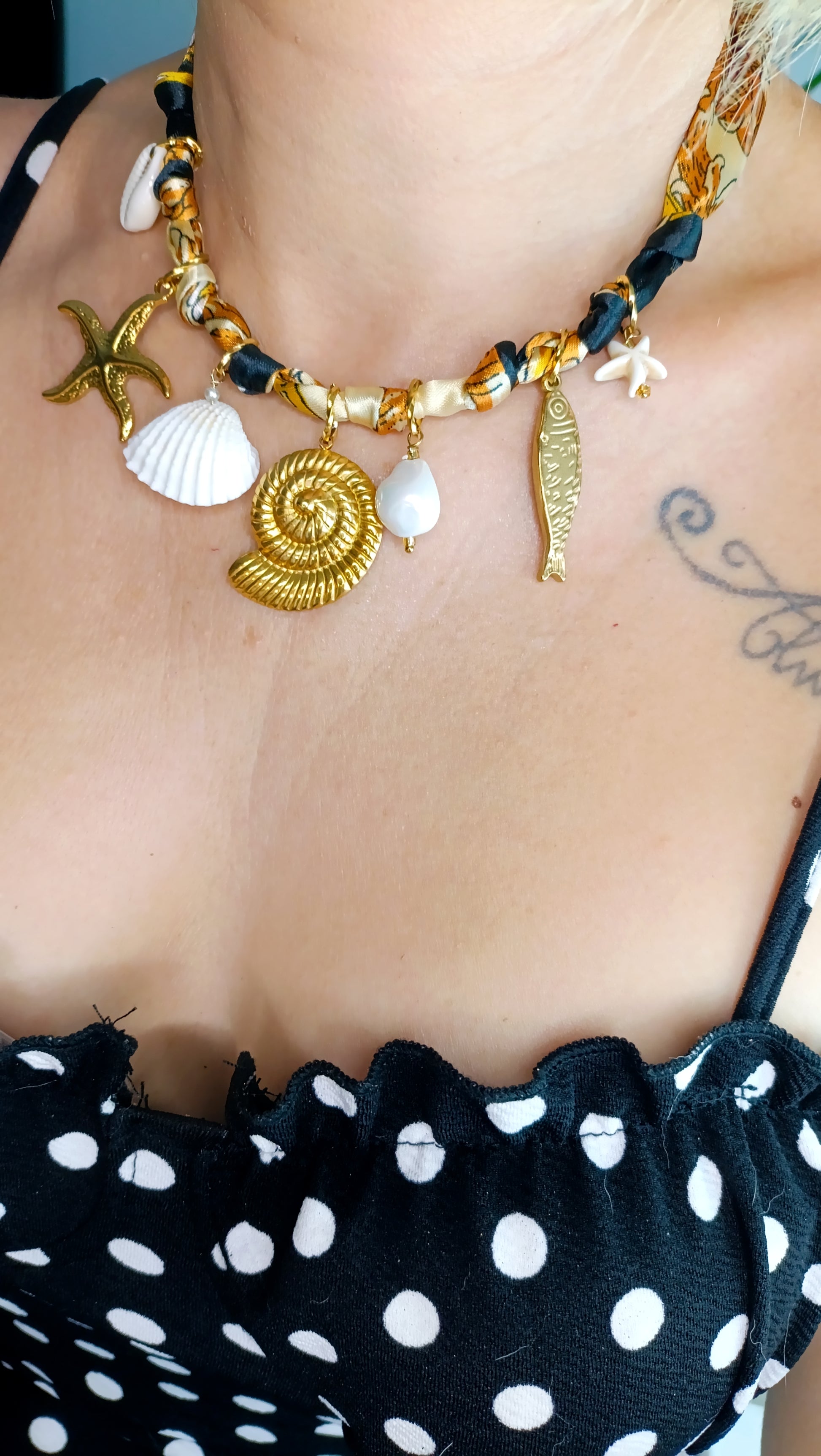 collier foulard femme, collier foulard à breloques, collier foulard à charms, collier foulard à pendentifs en acier inox, collier foulard fantaisie, collier foulard pas cher, collier foulard original, collier foulard fait en france, collier foulard de créateur, collier foulard abordable, bijoux en acier inoxydable pas cher, bijoux en acier inoxydable de qualité, meilleur site de bijoux de créateur en acier inox, meilleur site français de bijoux en acier inox, bijoux français rares