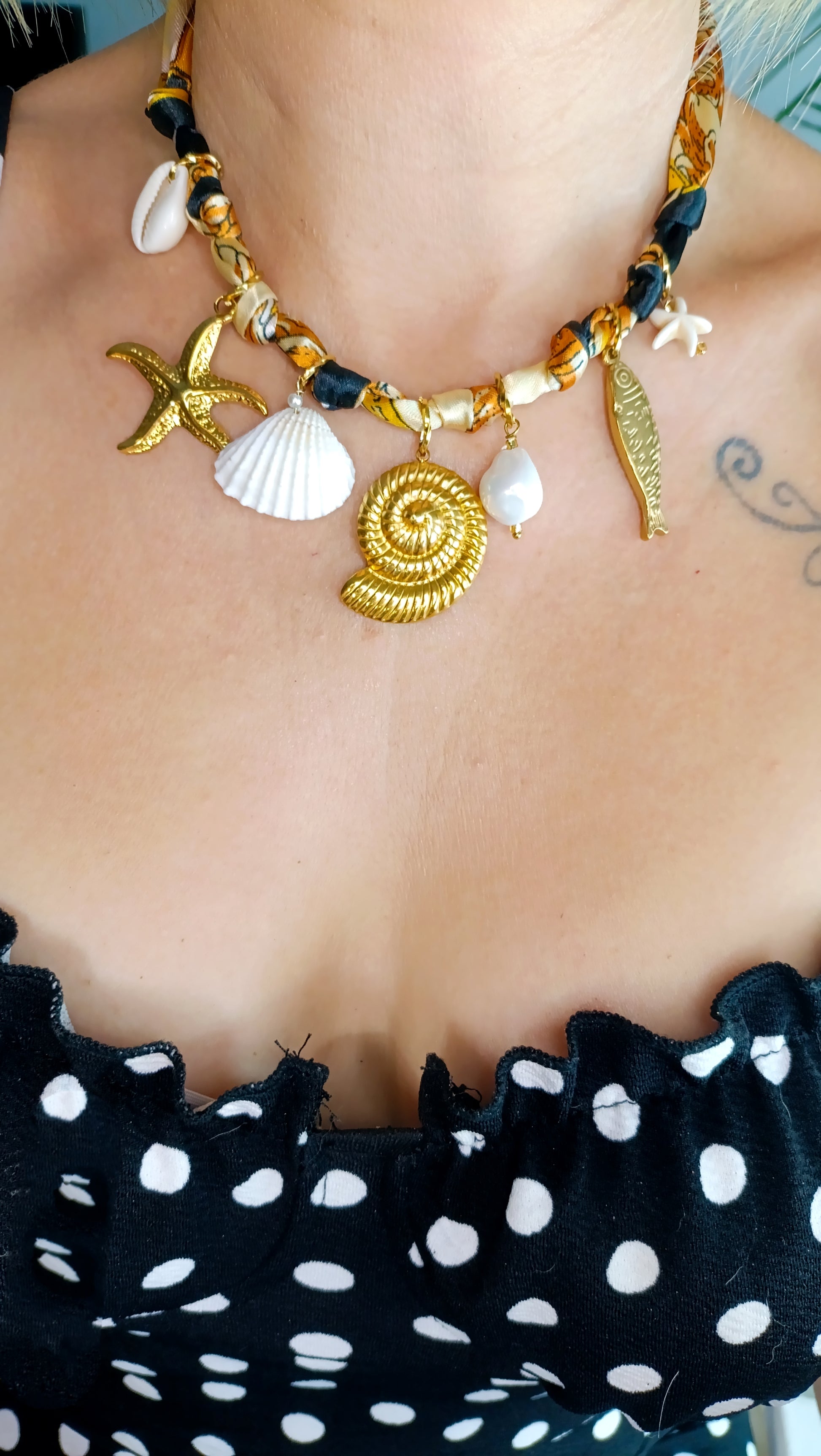collier foulard femme, collier foulard à breloques, collier foulard à charms, collier foulard à pendentifs en acier inox, collier foulard fantaisie, collier foulard pas cher, collier foulard original, collier foulard fait en france, collier foulard de créateur, collier foulard abordable, bijoux en acier inoxydable pas cher, bijoux en acier inoxydable de qualité, meilleur site de bijoux de créateur en acier inox, meilleur site français de bijoux en acier inox, bijoux français rares