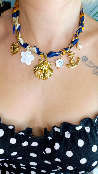 collier foulard femme, collier foulard à breloques, collier foulard à charms, collier foulard à pendentifs en acier inox, collier foulard fantaisie, collier foulard pas cher, collier foulard original, collier foulard fait en france, collier foulard de créateur, collier foulard abordable, bijoux en acier inoxydable pas cher, bijoux en acier inoxydable de qualité, meilleur site de bijoux de créateur en acier inox, meilleur site français de bijoux en acier inox, bijoux français rares
