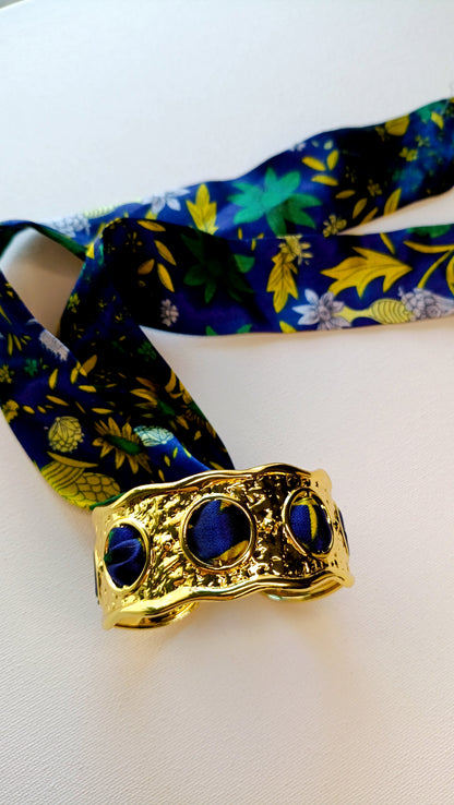 Bracelet Quelque soit la saison, bleu foncé /  Jonc Acier inoxydable et tissu coloré