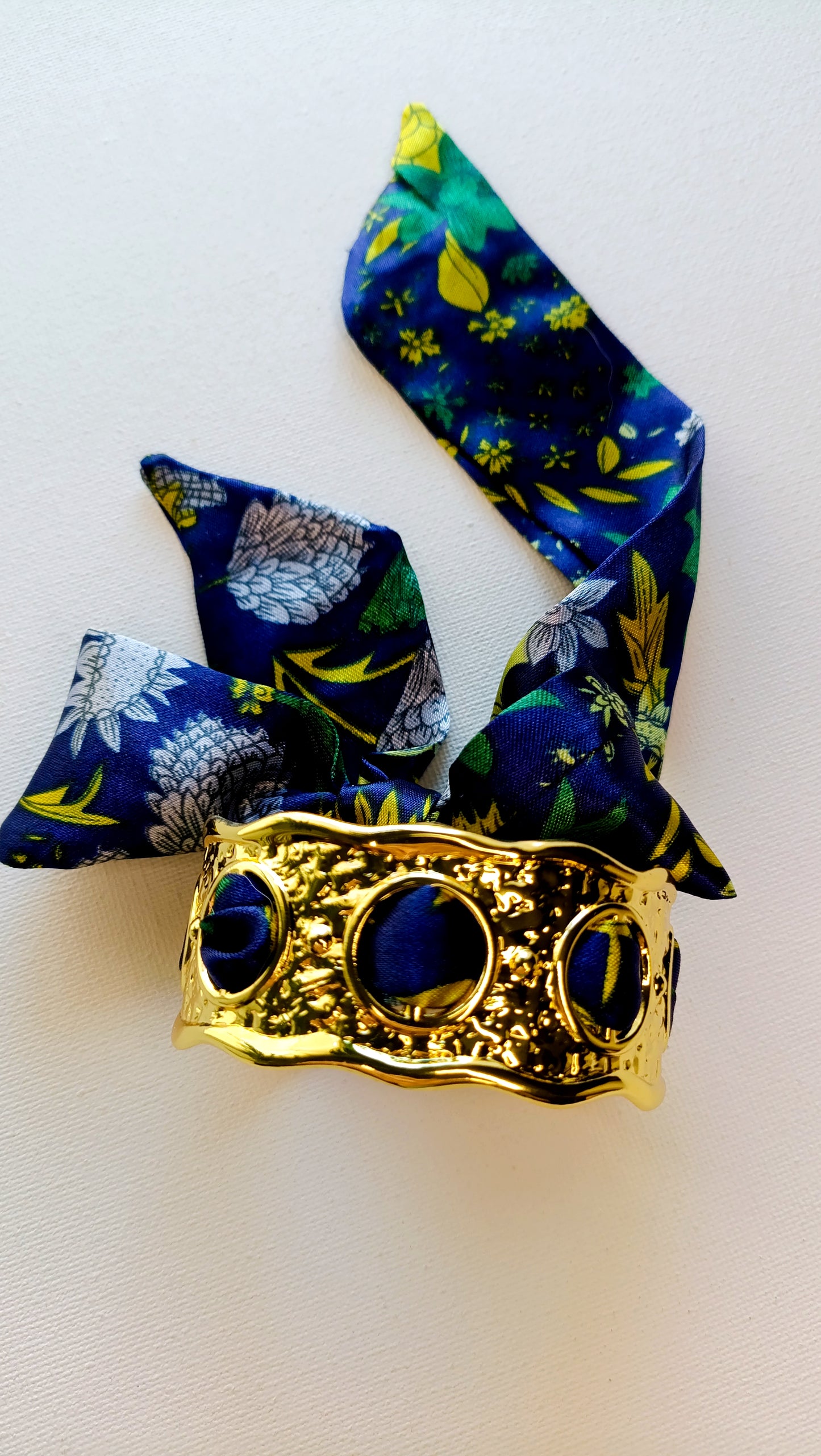 Bracelet Quelque soit la saison, bleu foncé /  Jonc Acier inoxydable et tissu coloré