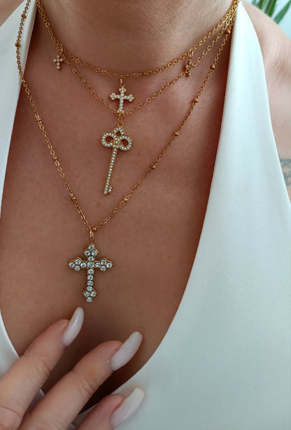 Colier catholique femme, collier chrétien femme, collier lourdes femme, collier catholique en acier inoxydable, collier chrétien femme en acier inoxydable, bijoux fantaisie rodez, bijoux de créateur rodez, bijoux artisanaux rodez