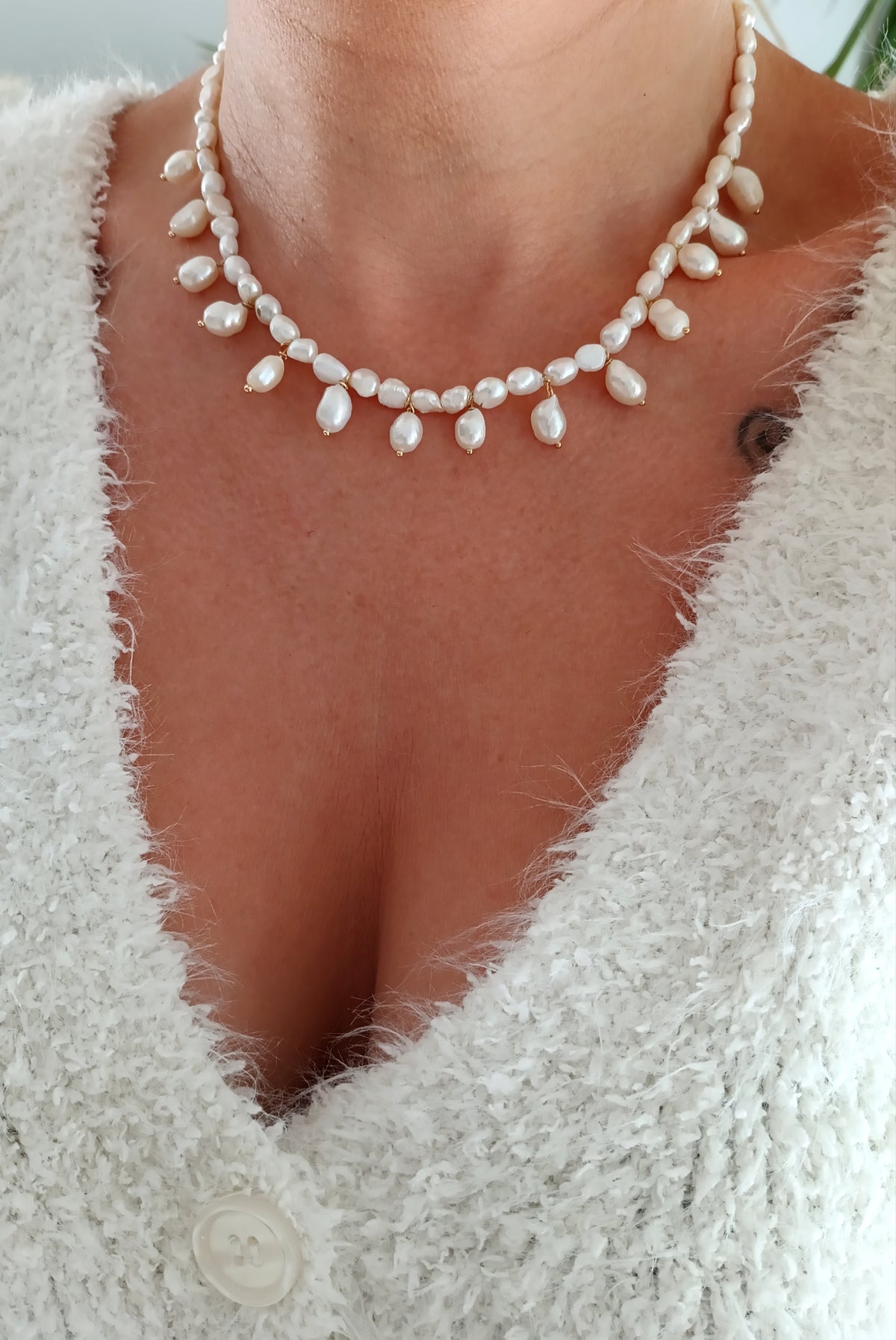 collier monarchie française en perles d'eau douce, collier pelres d'eau douce femme, collier de créateur en perles d'eau douce, bijoux faits mains france, bijoux faits main rodez, bijoux fantaisie aveyron, bijoux fantaisie rodez, bijoux acier inoxydable rodez, bijoux perles d'eau douce fait en france, entreprise française de bijoux, collier vintage femme perles d'eau douce