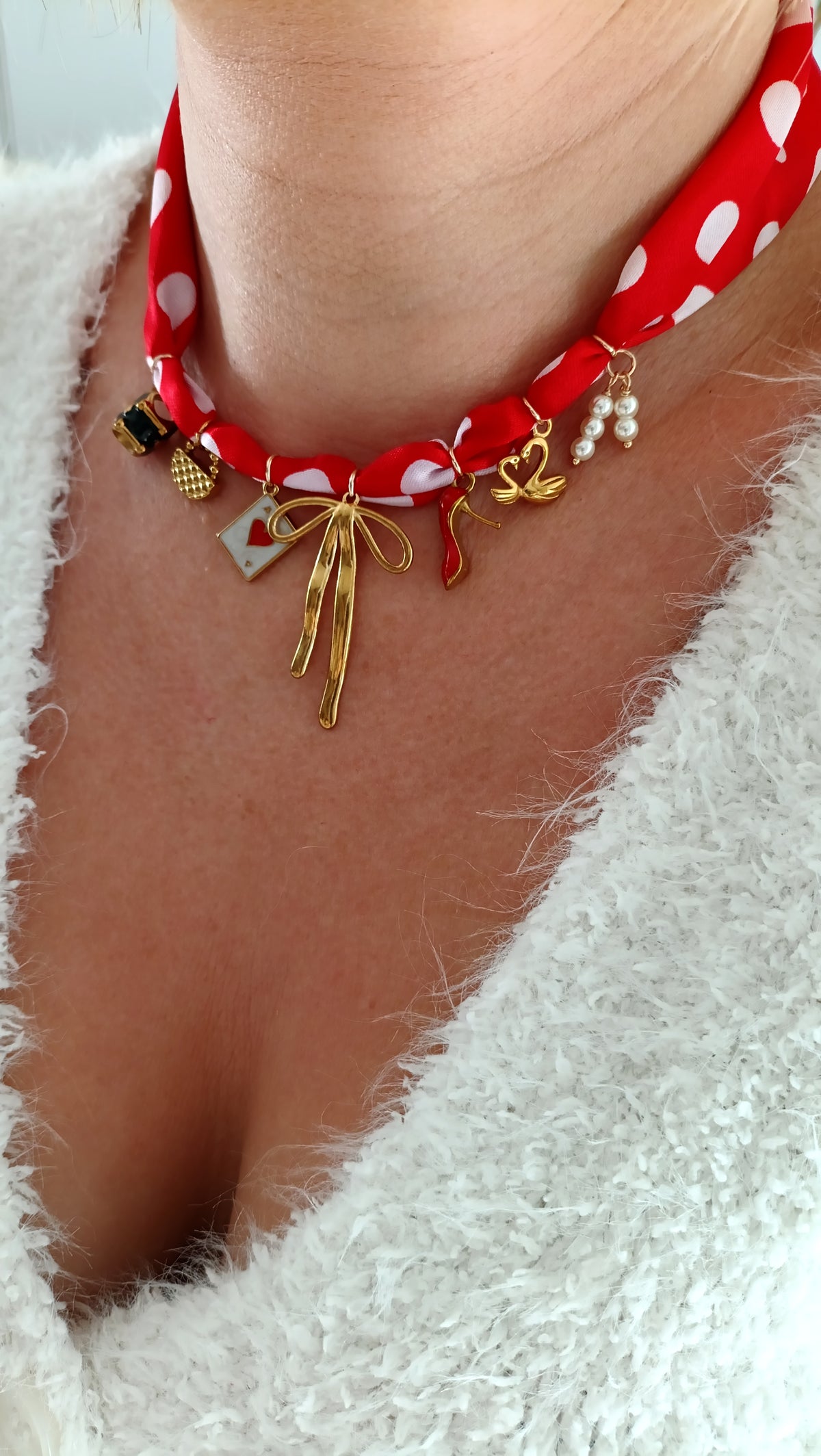 Collier Elégance rouge /  Acier inoxydable, foulard