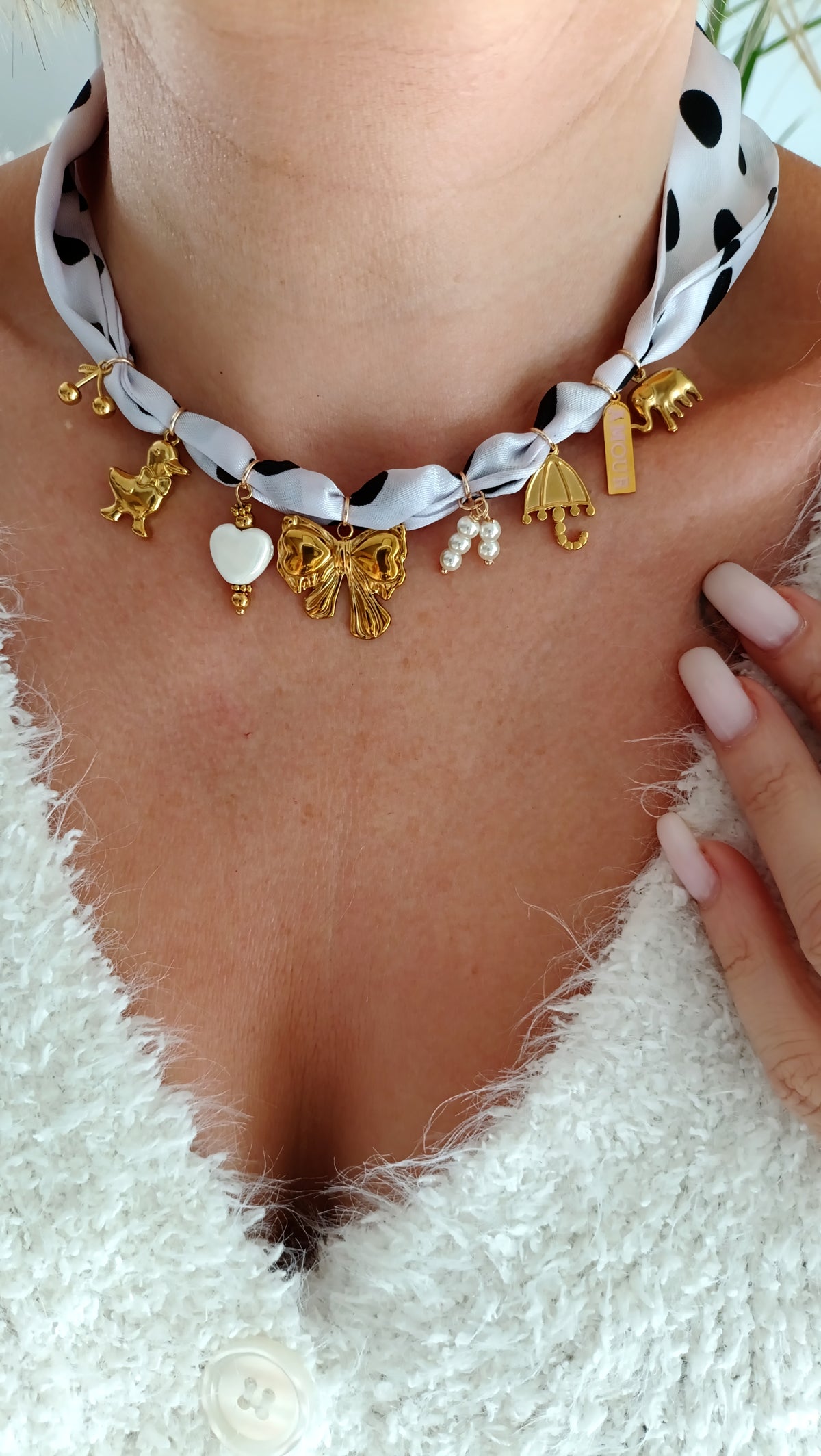 Collier Elégance blanc /  Acier inoxydable, foulard