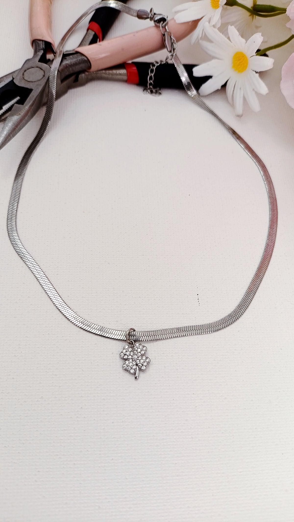 bijoux fantaisie rodez, bijoux de créateur rodez, bijoux artisanaux rodez, collier trèfle femme en acier collier pendentif trèfle femme, collier femme trèfle brillant en acier inoxydable