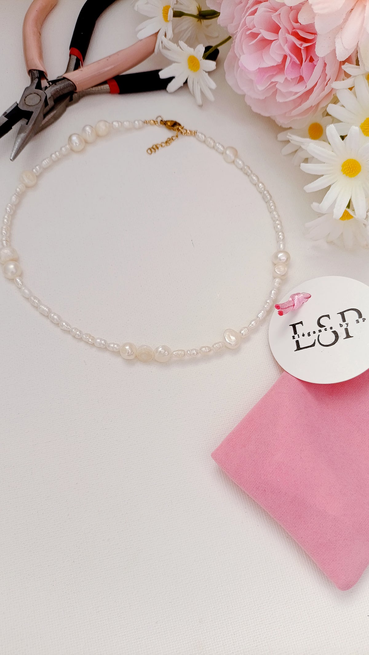 collier perles d'eau douce femme, collier en perles d'eau douce, bijoux en pelres d'eau douce, bijoux artisanaux rodez, bijoux de créateur rodez, bijoux fantaisie rodez, bijoux rares fabriqués en france, bijoux de qualité fabriqués en france, bijoux fantaisie pas chers, bijoux français, marque de bijoux français