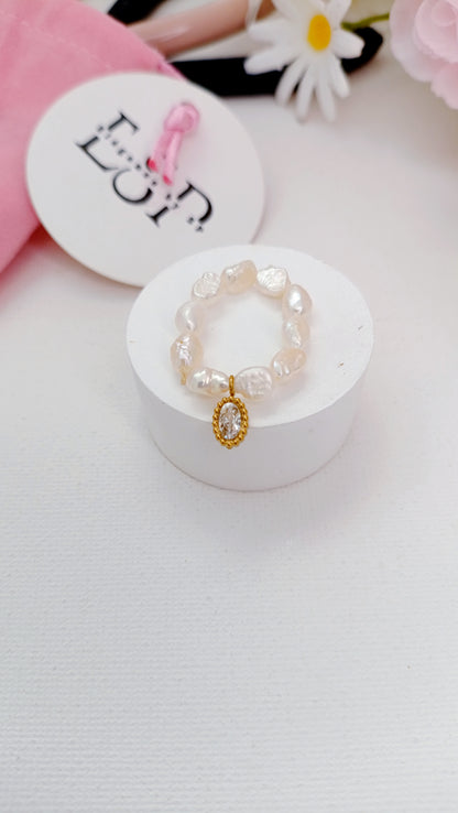 bague en perles d'eau douce et acier inox,bague de créateur français, site de bijoux de créateur, site de bijoux faits main en france, bijoux fantaisie faits main en france, bijoux artisanaux francais, boutique en ligne bijoux rodez, bijoux de créateur rodez, bijoux de créateur aveyron, bague en perles d'eau douce et acier inoxydable, collier en perles d'eau douce fantaisie, bague en perles d'eau douce original