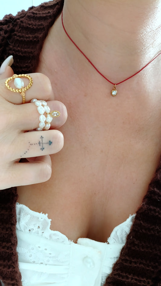 Collier fil rouge du destin, collier fil rouge du destin acier inox, collier fil rouge de destin oxyde de zirconium, bijoux fil rouge du destin français, site de bijoux fil rouge du destin