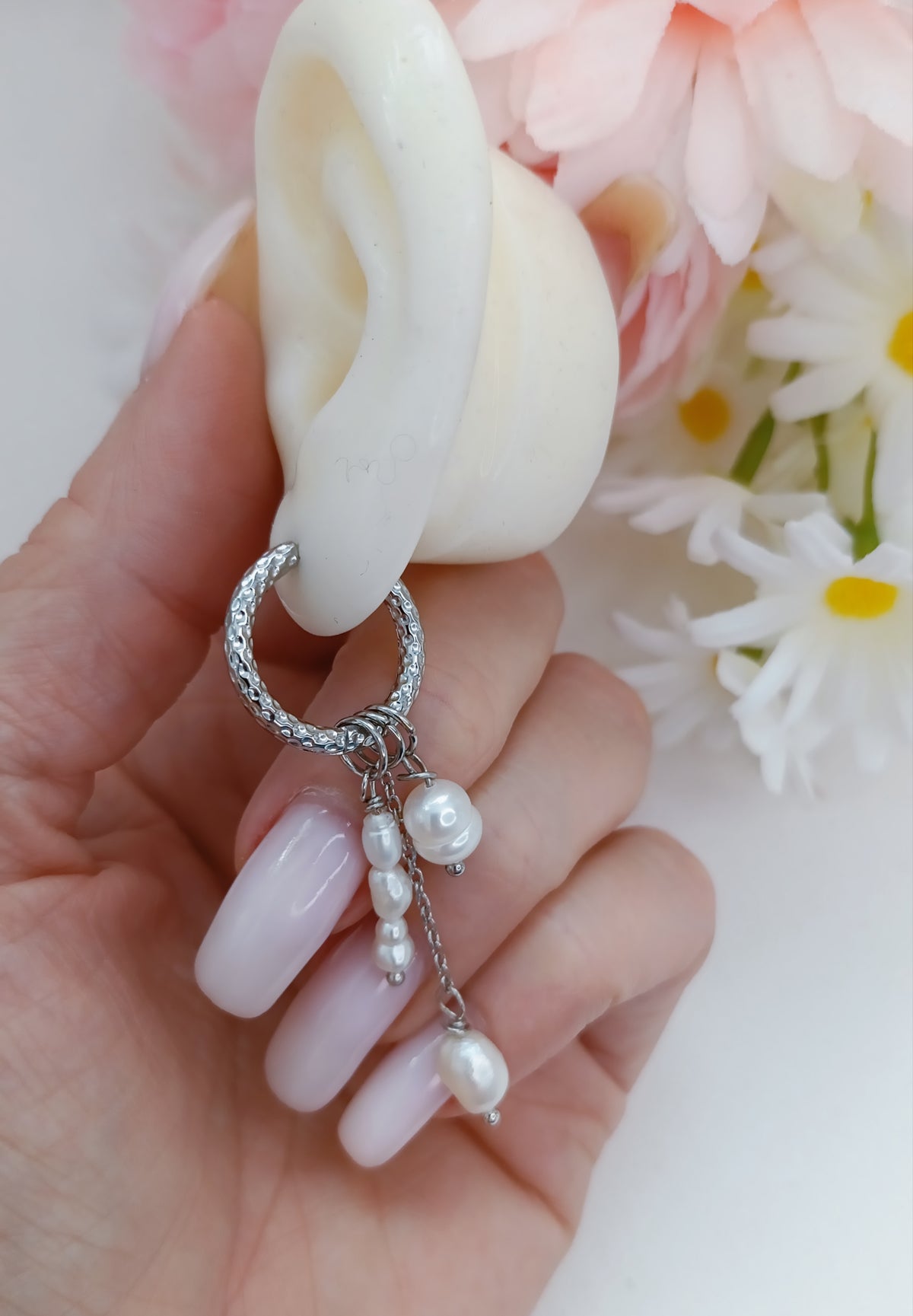 boucles d'oreilles perles d'eau douce femme, boucles d'oreilles en perles d'eau douce, bijoux en pelres d'eau douce, bijoux artisanaux rodez, bijoux de créateur rodez, bijoux fantaisie rodez, bijoux rares fabriqués en france, bijoux de qualité fabriqués en france, bijoux fantaisie pas chers, bijoux français, marque de bijoux français, créoles perles d'eau douce interchangeables