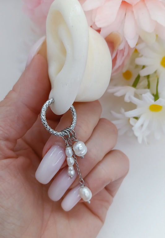 boucles d'oreilles perles d'eau douce femme, boucles d'oreilles en perles d'eau douce, bijoux en pelres d'eau douce, bijoux artisanaux rodez, bijoux de créateur rodez, bijoux fantaisie rodez, bijoux rares fabriqués en france, bijoux de qualité fabriqués en france, bijoux fantaisie pas chers, bijoux français, marque de bijoux français, créoles perles d'eau douce interchangeables