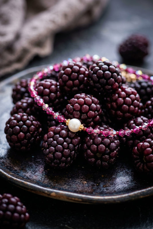 Collier Mûre secrète / Perle d'eau douce, perles de verre, grenat naturel, acier inoxydable