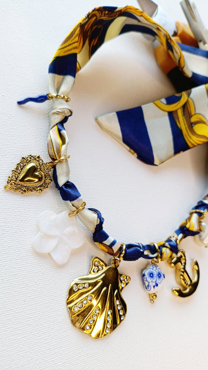collier foulard femme, collier foulard à breloques, collier foulard à charms, collier foulard à pendentifs en acier inox, collier foulard fantaisie, collier foulard pas cher, collier foulard original, collier foulard fait en france, collier foulard de créateur, collier foulard abordable, bijoux en acier inoxydable pas cher, bijoux en acier inoxydable de qualité, meilleur site de bijoux de créateur en acier inox, meilleur site français de bijoux en acier inox, bijoux français rares