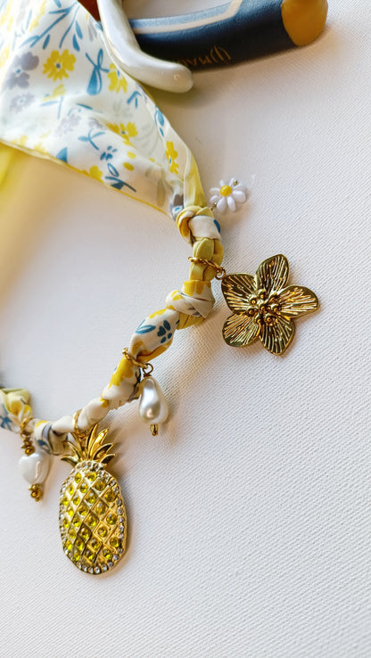 collier foulard femme, collier foulard à breloques, collier foulard à charms, collier foulard à pendentifs en acier inox, collier foulard fantaisie, collier foulard pas cher, collier foulard original, collier foulard fait en france, collier foulard de créateur, collier foulard abordable, bijoux en acier inoxydable pas cher, bijoux en acier inoxydable de qualité, meilleur site de bijoux de créateur en acier inox, meilleur site français de bijoux en acier inox, bijoux français rares